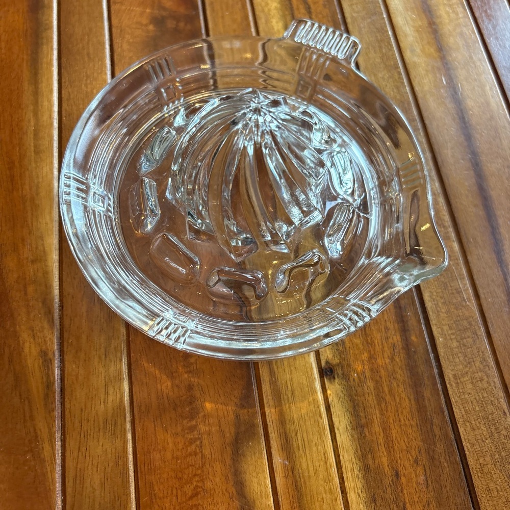 Vintage Clear Glass Citrus Reamer Juicer Pour Spout Art Deco